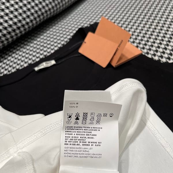 目を惹くカラーミュウミュウ スーパーコピー ロゴ コットンTシャツ 2色 myz77338